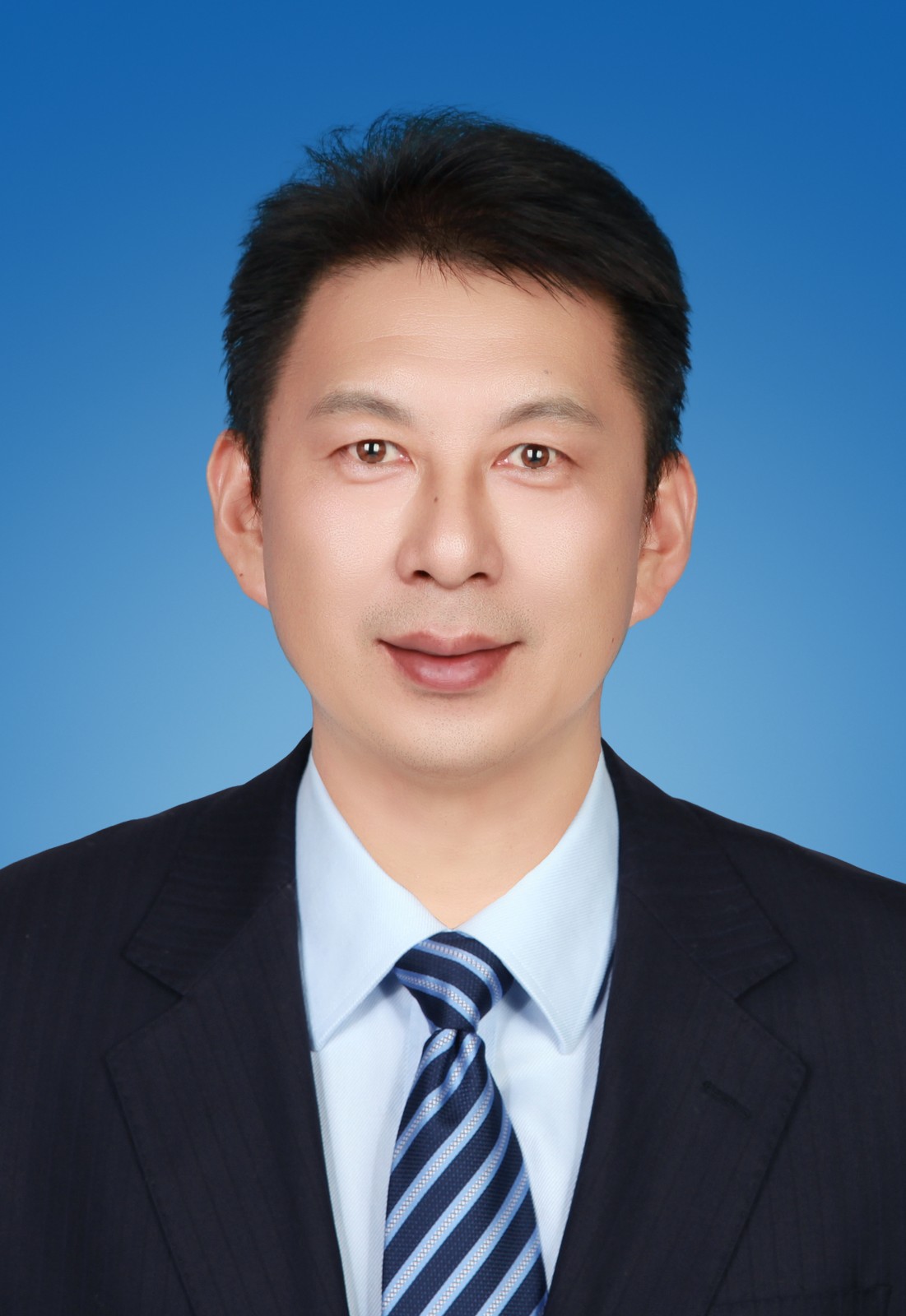 陈粲 照片 2.jpg