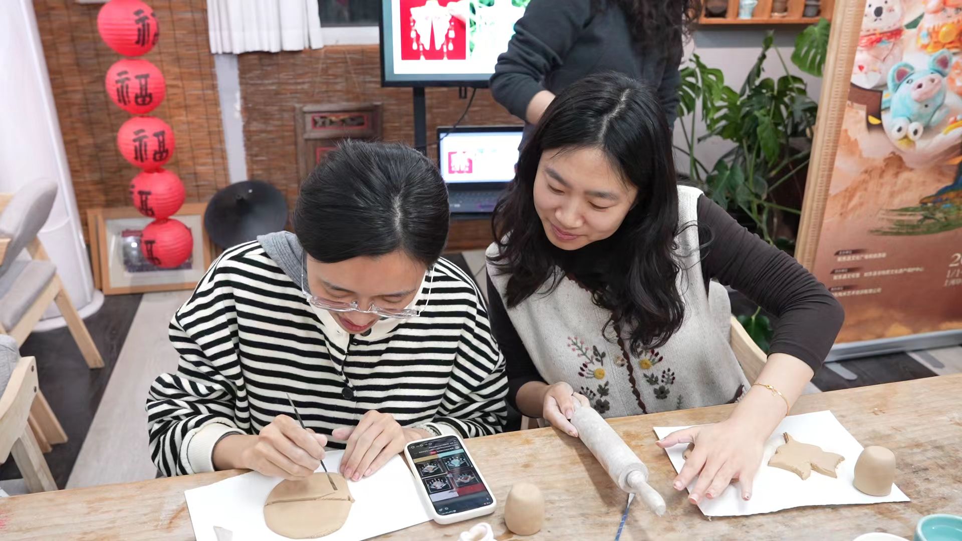 4月13日 星期一 （二版） 团县委：花样课程点亮青年夜生活.jpg