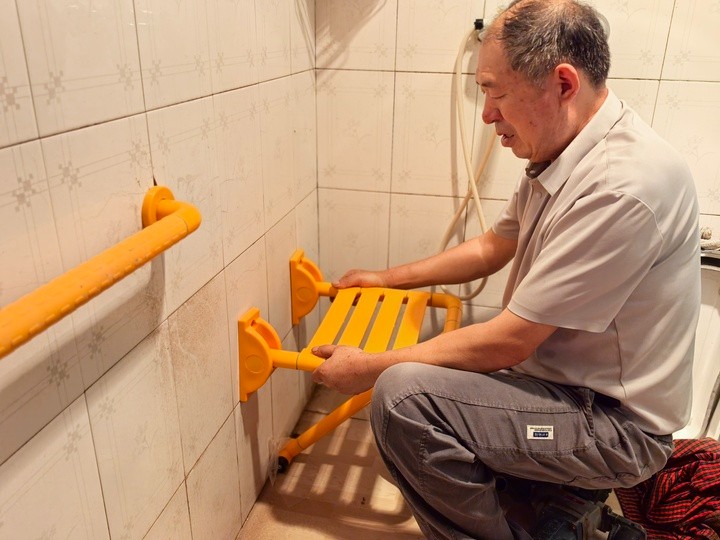 1月23日 星期五 （二版） 铺就392户“幸福路”（二）.jpg