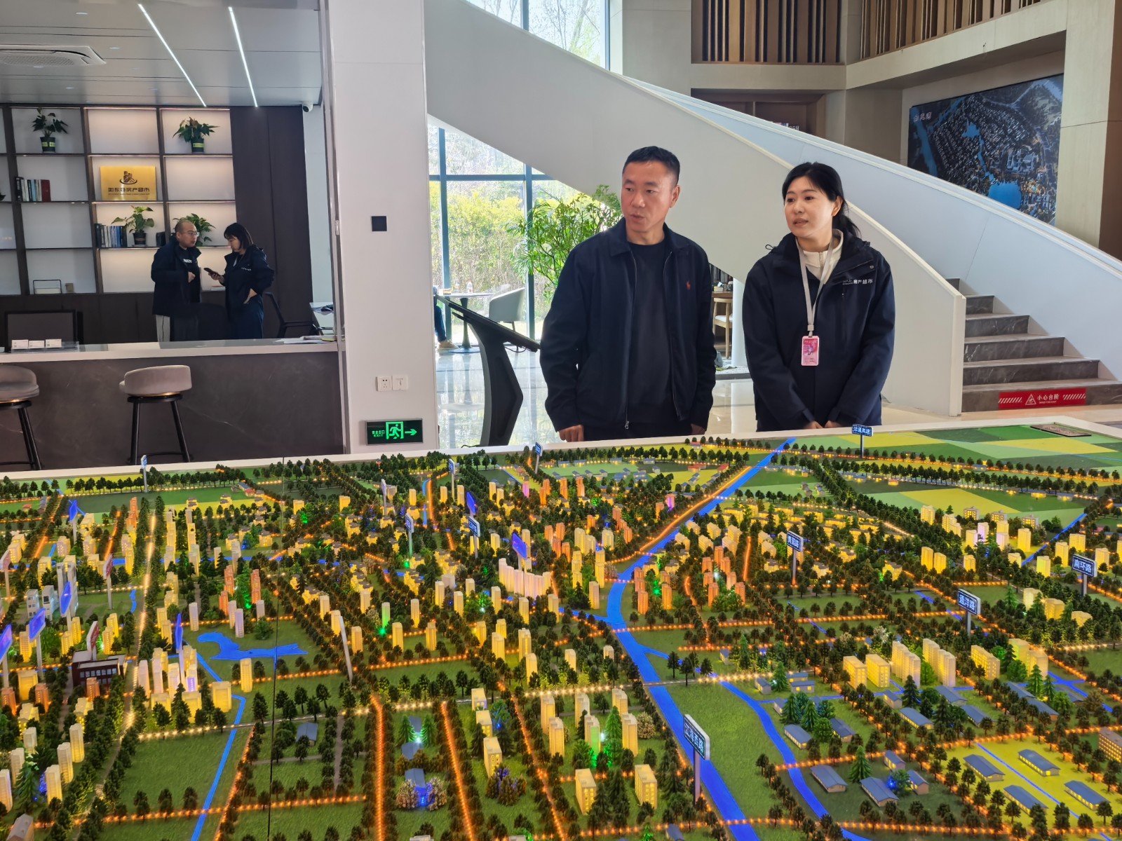 4月15日 星期三 (一版) 房票“落子” 人才“生根”.jpg 4月15日 星期三 (一版) 房票“落子” 人才“生根”.jpg