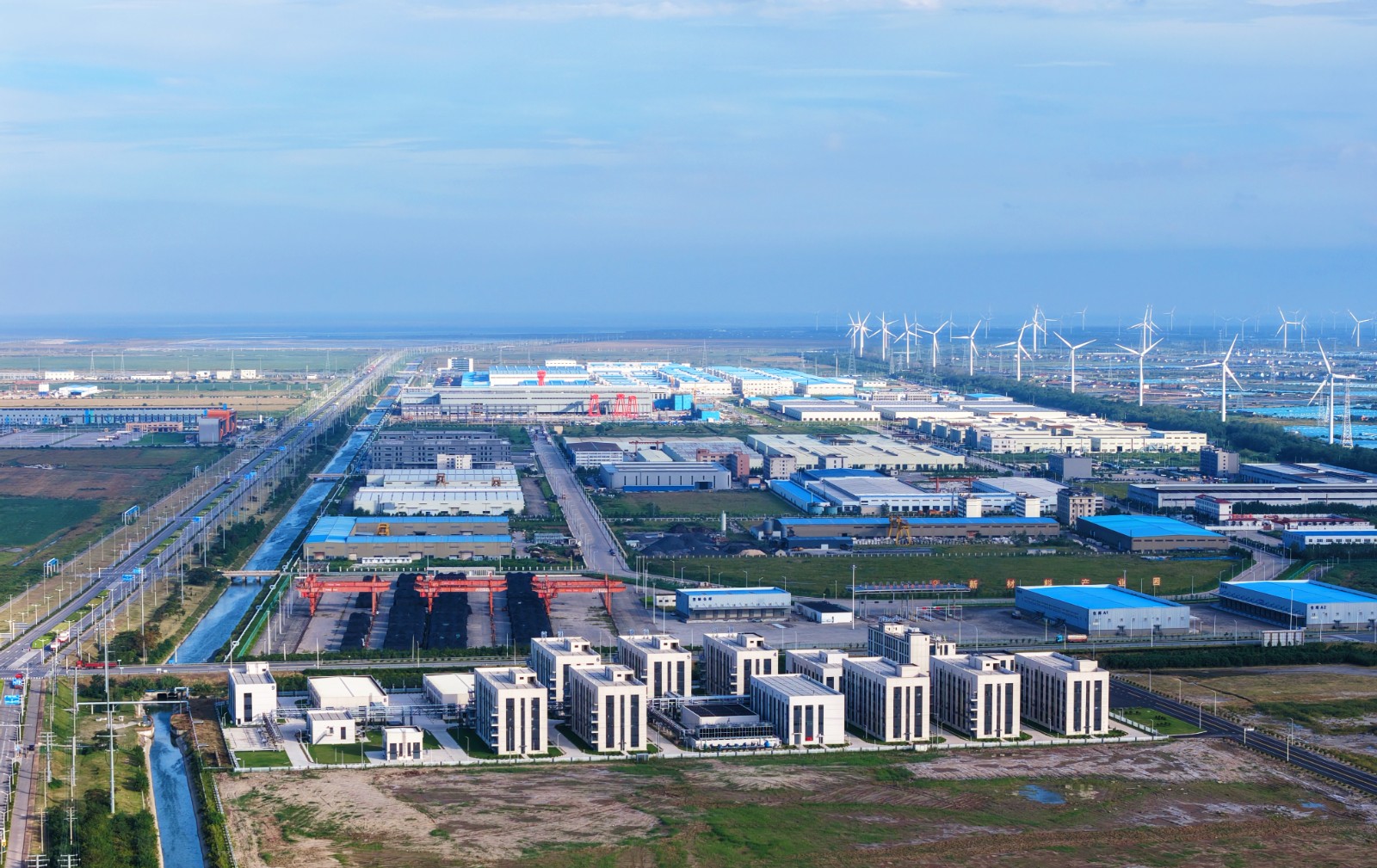 4月8日 星期三 (一版) 洋口港:以项目之进撑起发展硬核担当.jpg 4月8日 星期三 (一版) 洋口港:以项目之进撑起发展硬核担当.jpg