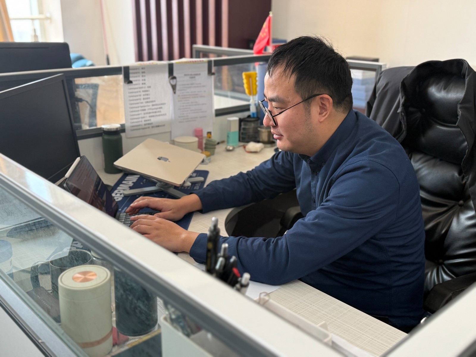 4月2日 星期四 （一版） 吴林林：以坚守与专业 叩开企业之门.jpg